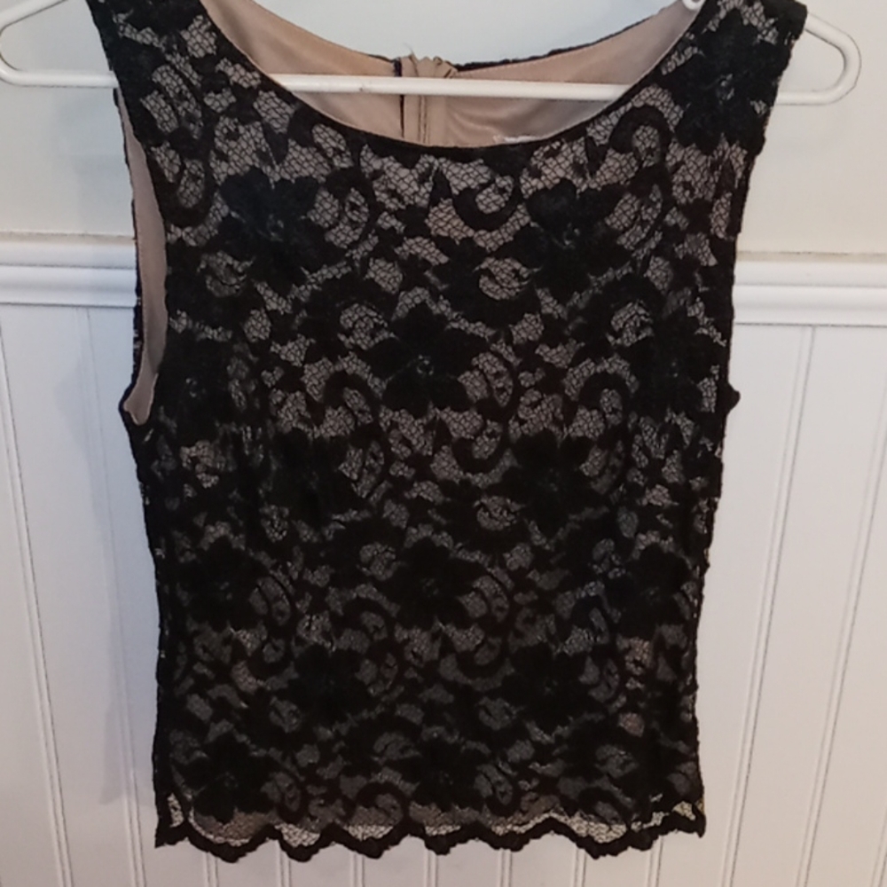 Sleeveless lace top